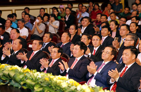 Các đại biểu dự lễ khai mạc Những ngày văn hóa, du lịch Lào tại Việt Nam.